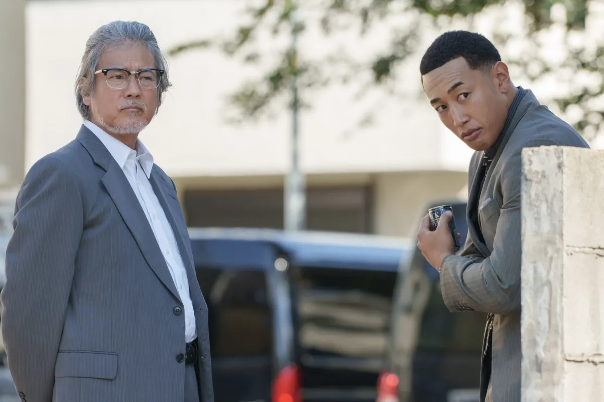 『コーチ』第3話 関口メンディー、体格が大きすぎて尾行が苦手な若手刑事役【あらすじ】