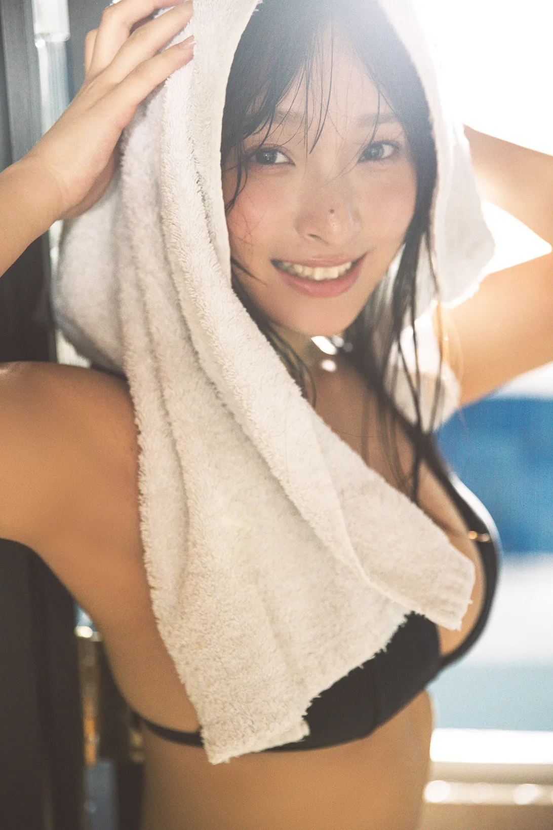 “今年グラビアデビューの新星”18歳・沢美沙樹、『PARADE』で初の“雨中撮影”に挑戦