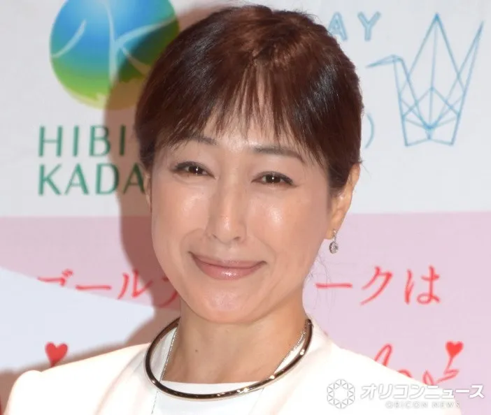 高島礼子、“仲良し俳優”と浜ちゃん個展訪問を報告 ファン「美人姉妹降臨」「二人とも楽しそう」
