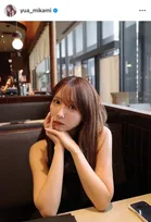 三上悠亜、『チェンソーマン』レゼのコスプレ姿に反響「セクシー」「めっちゃ似てる」