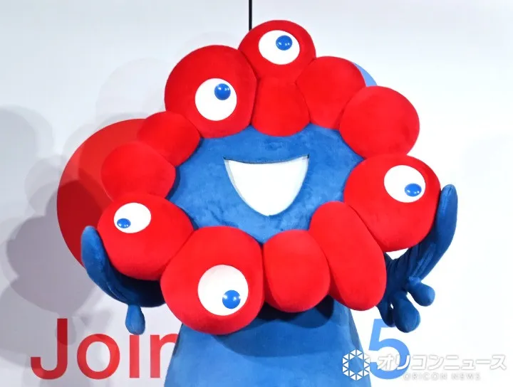 「万博ってミャクミャク以外もキャラクターおったんや笑」「踊り上手！」…NHK全国中継で実現