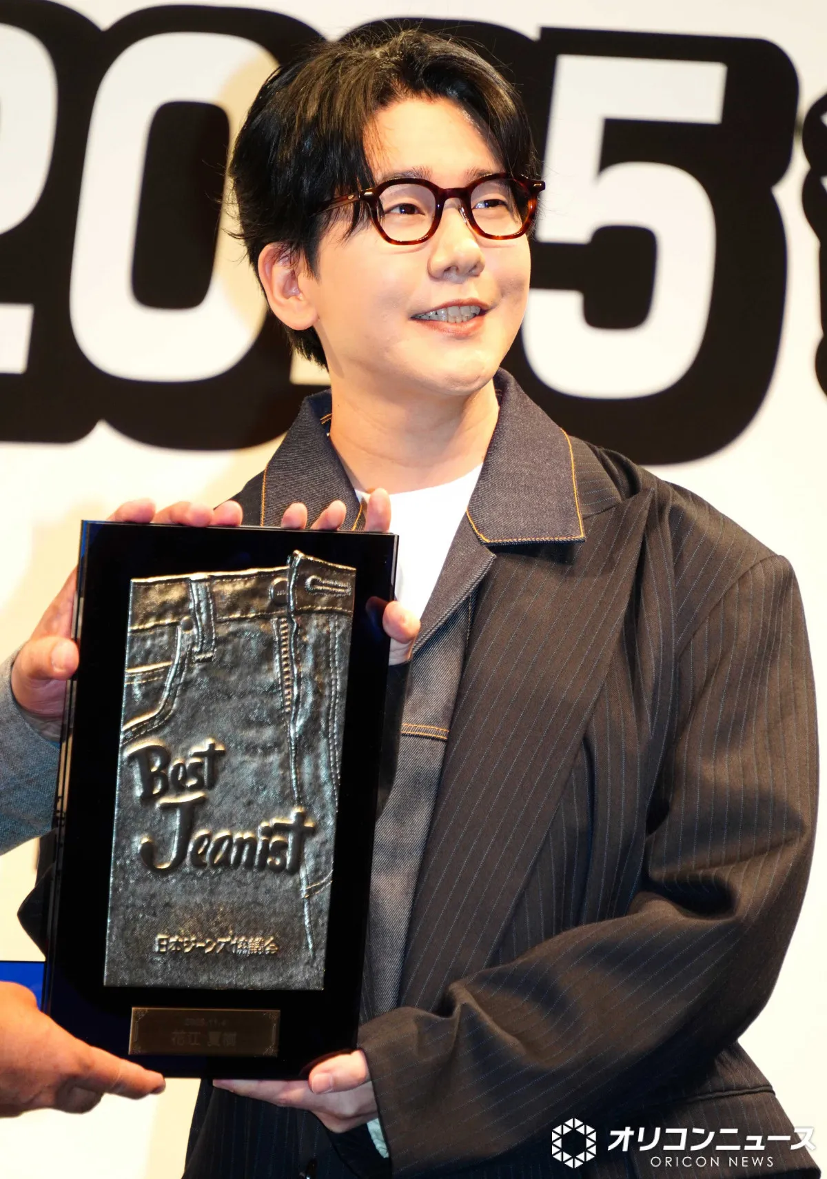 花江夏樹、アフレコでジーンズを重宝「音が出ない」　プライベートは5歳双子の娘たちとデニムで公園駆け回る