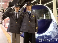 INI後藤威尊＆佐野雄大、南海難波駅一日駅長就任　コラボラッピング列車に“出発進行”「見た人の一日が華やかなものになれば」