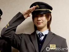 INI佐野雄大、イタリアに向かう飛行機でレアな光景「メンバーの数人だけが見れた」