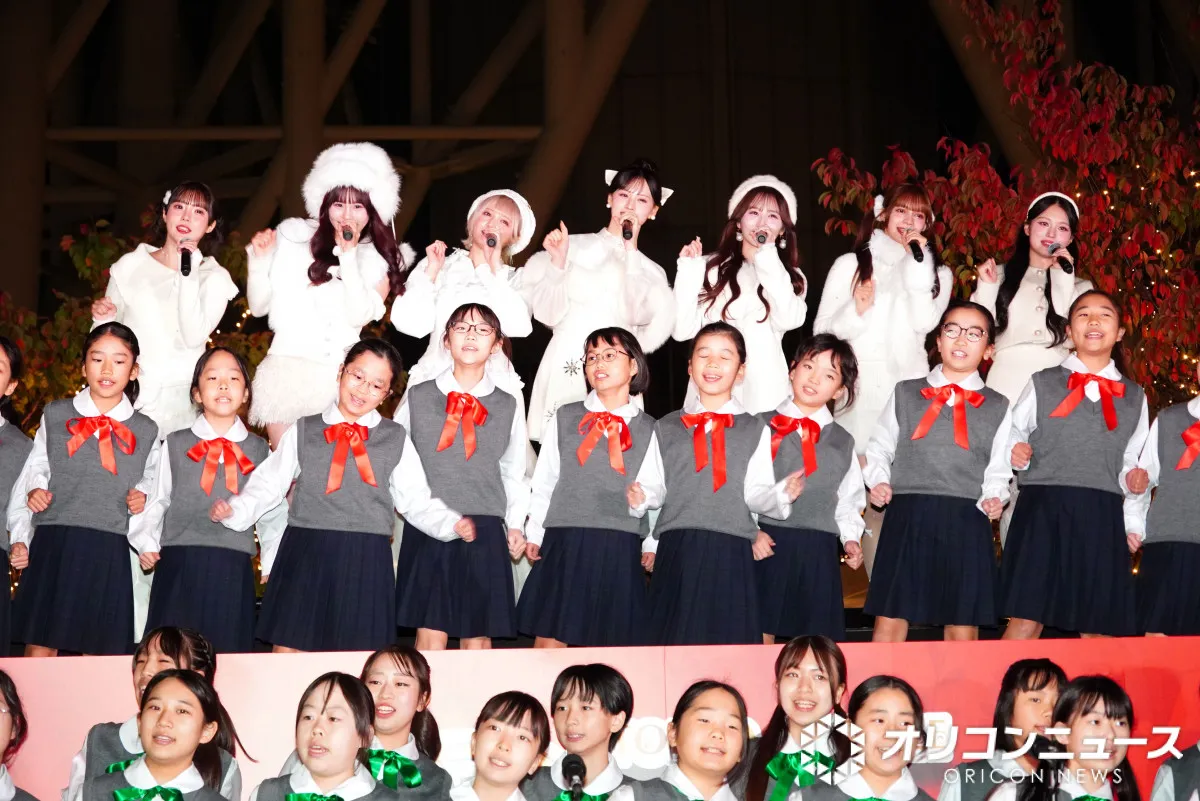 CANDY TUNE、純白の冬衣装で東京スカイツリーを点灯　“53万球”に大興奮＆少年少女合唱団とキュートな歌声届ける