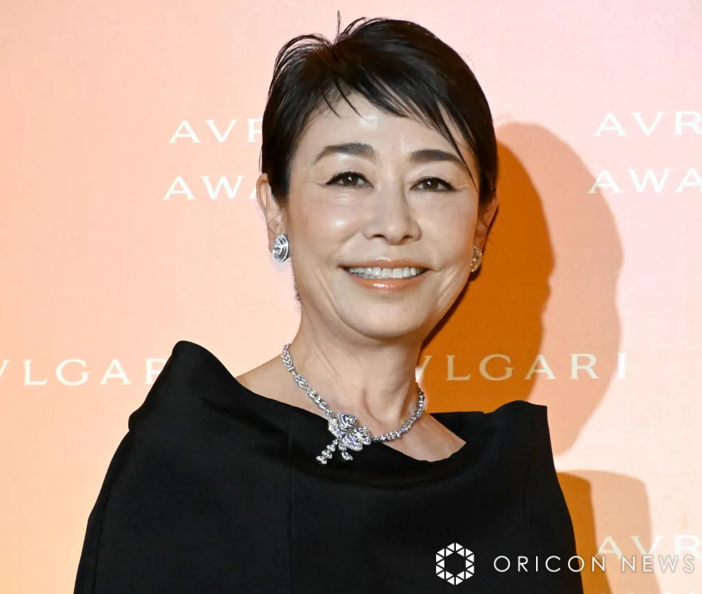 安藤優子、“ヴィンテージ”のブランドアイテム取り入れたお出かけコーデ紹介　「素敵なワンピース」「大昔の物を着れる体型が羨ましい」と反響