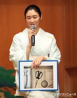 小雪、自宅の台所公開「料理バサミは欠かせない」　家族のため「ジャガイモを10個以上…」