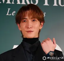 Snow Man渡辺翔太、運命の出会い告白　メンバーカラー“ブルー”のシックな着こなし
