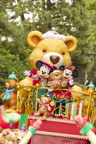 『ディズニー・クリスマス』10年ぶり新パレード『トイズ・ワンダラス・クリスマス！』華やかに開幕　ミッキーたちとおもちゃが贈る“魔法のクリスマス”