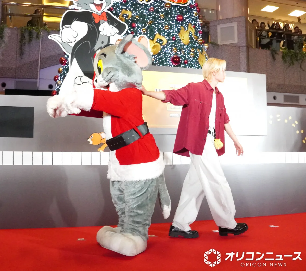 BOYNEXTDOOR・SUNGHO、トムを“回収”　再会に大喜び「もっともっと仲良くなって帰りたい」