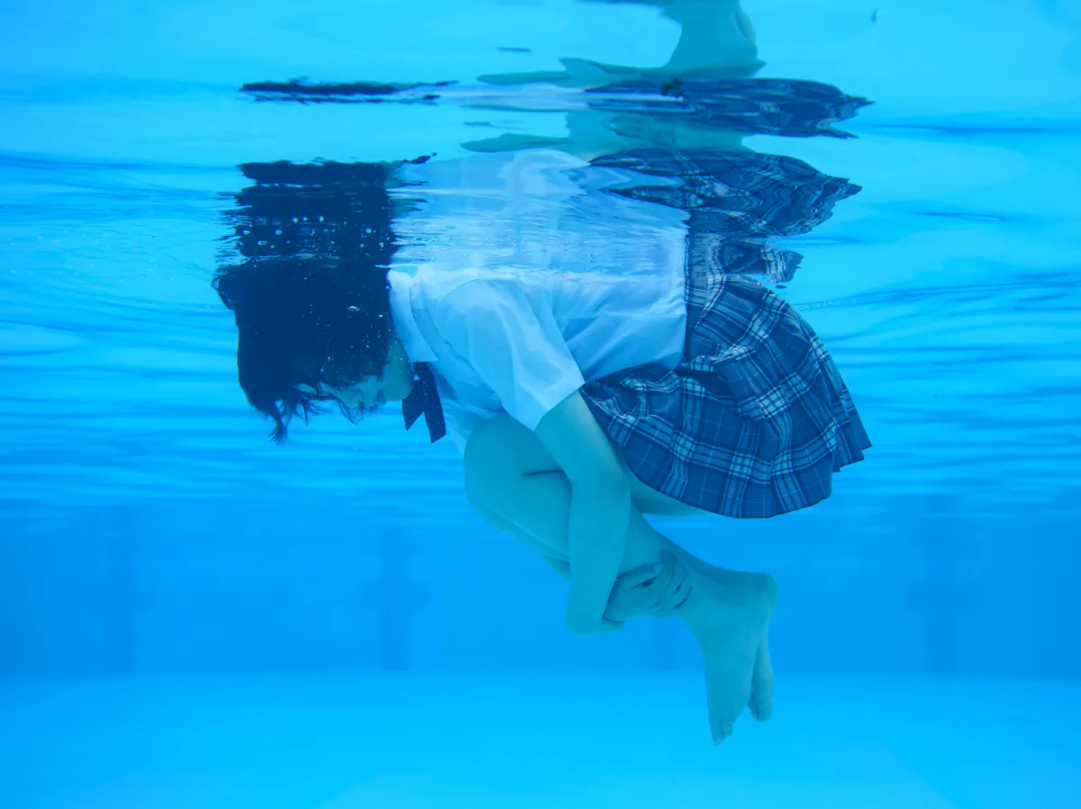 均一な制服の下に隠さた個性　『SCHOOLGIRL COMPLEX』最新作7年ぶりに発売