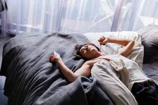 赤西仁、『匿名の恋人たち』中村ゆりと本編未公開ラブシーンがYouTubeで解禁　“セクシーすぎて全カット”が話題に