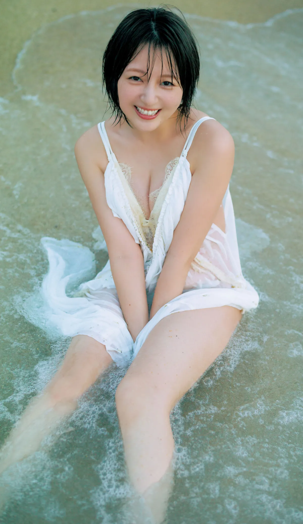 こばしり。、未公開衣装＆カット満載の“特別小冊子”が付録に　神秘的な美しさを凝縮