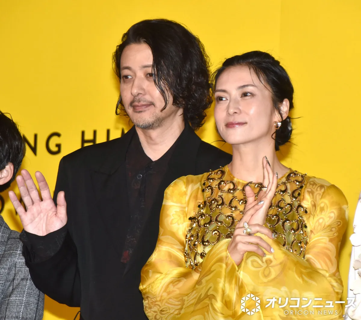 柴咲コウ、ようやくオダギリジョーと一緒に舞台あいさつで笑顔　パネルで参加も「すごくかわいかった」