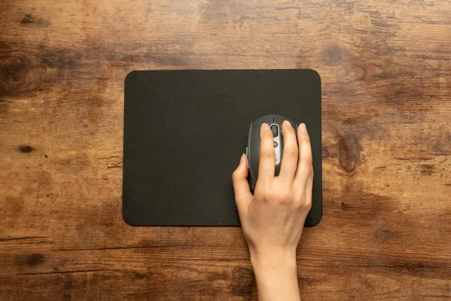 冷え性さん、必見…デスクワーク中の“手の冷え”問題、最新ガジェットが解決してくれるらしい