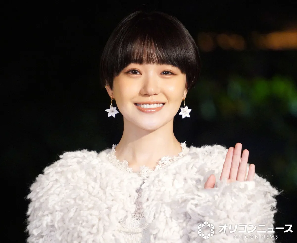 奈緒、幼少期に見た“赤い光”の正体　「サンタさんがいる」と思っていたが…　後日発覚