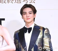 THE RAMPAGE吉野北人、西陣織のゴージャスなタキシード姿　「TUXEDO KNIGHT」受賞に喜び「私服でも着てみたい」