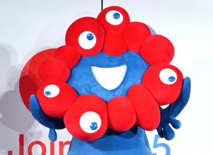 【ベストヒット歌謡祭】ミャクミャク、なにわ男子・道枝駿佑の珍質問にツッコみ　視聴者驚き「しゃべるんだ…！」「何聞いてるの（笑）」