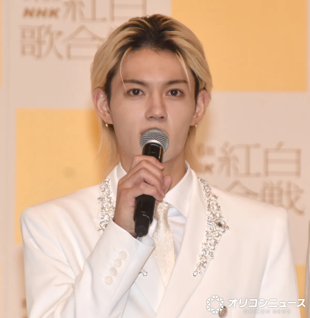 【紅白】M!LK佐野勇斗、「イイじゃん」ポーズを大物俳優にリクエスト　会見でも「きょう、ビジュイイじゃん」