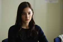 『良いこと悪いこと』園子が連続殺人事件の容疑者に　新木優子「かなり衝撃的な回です」