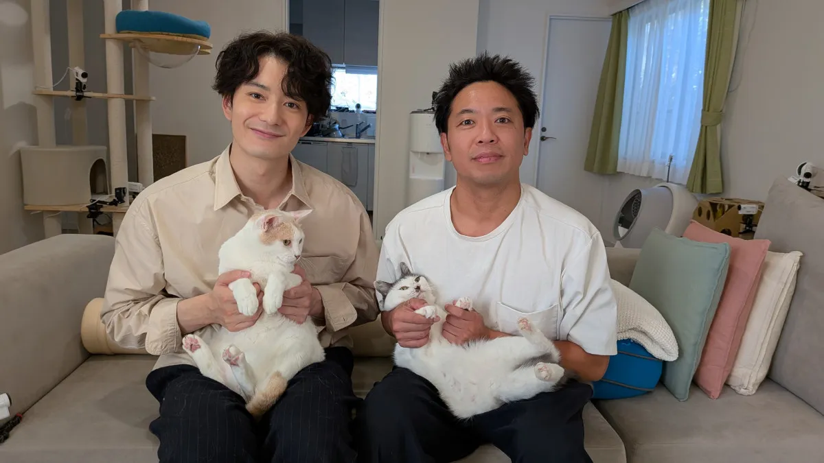 岡田将生、サンシャイン池崎の自宅を訪問　保護猫の“人慣れ”トレーニングに奮闘