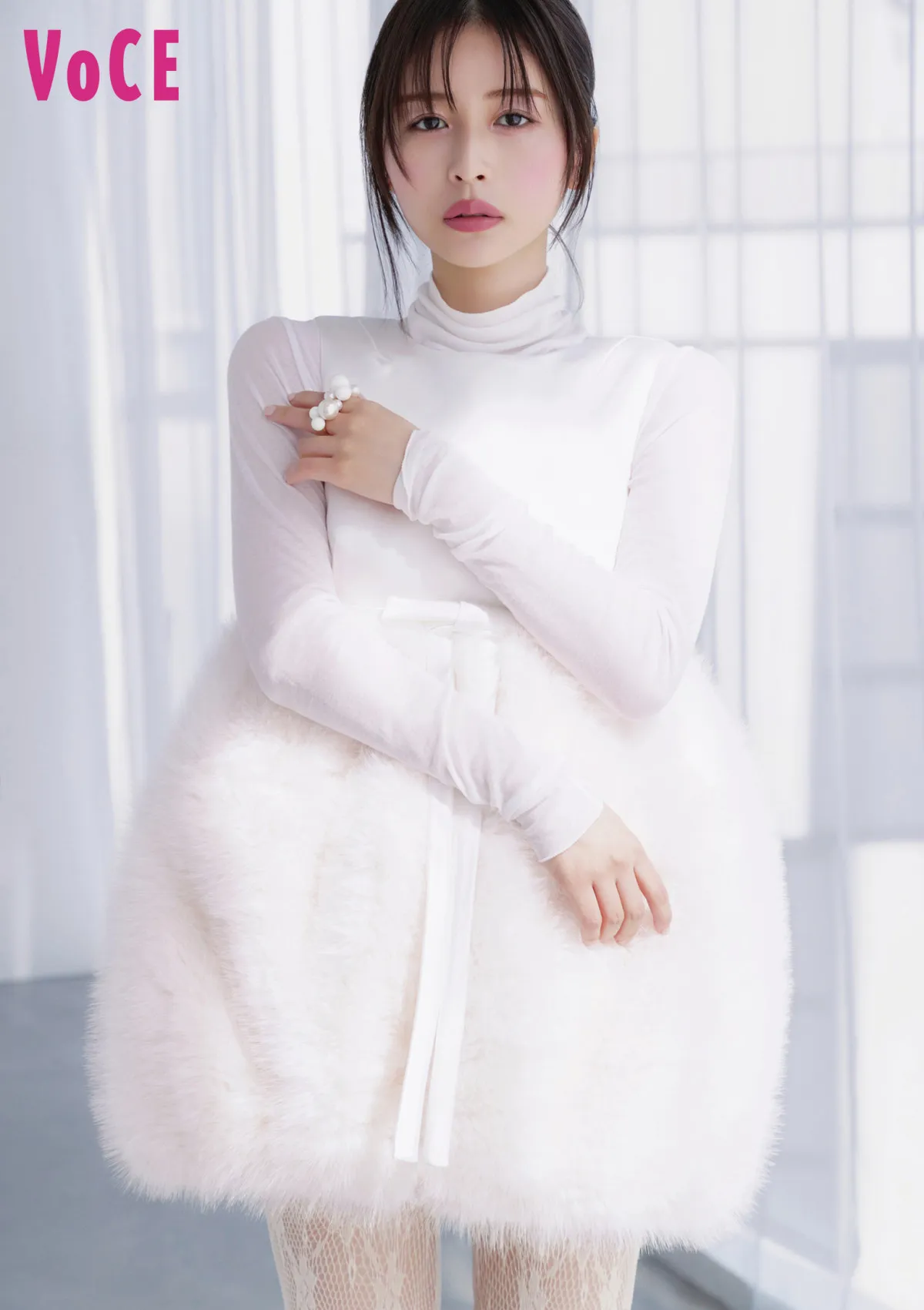 長濱ねる、まるで“マシュマロの妖精”　『VOCE』で3種のマシュマロに「私なりに全力でなりきってみた」