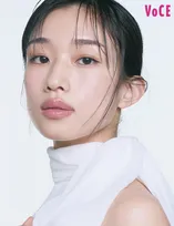 河合優実、『VOCE』表紙に登場　白ドレスで圧倒的存在感を放つ　役に入り込むようなシューティング