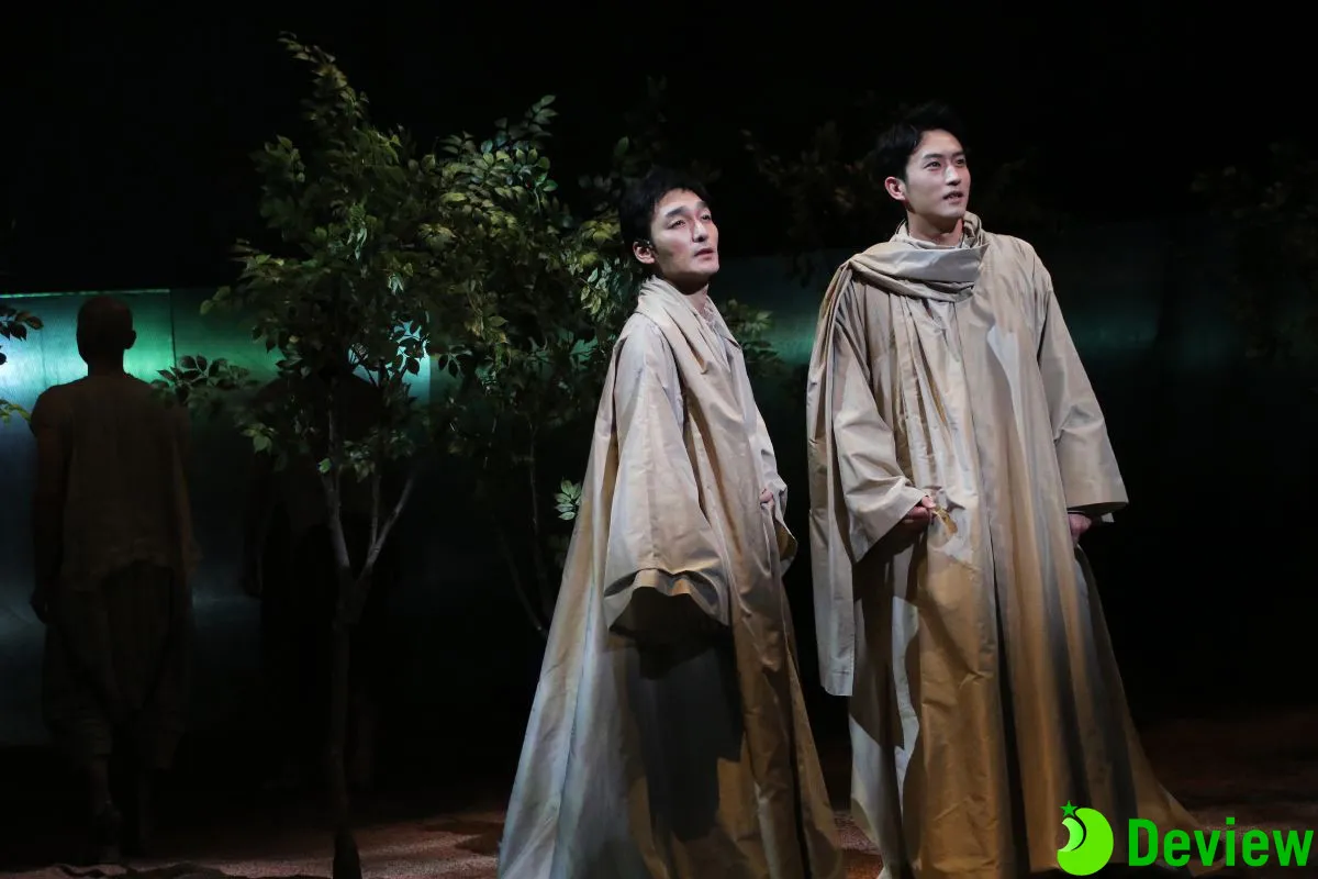 草なぎ剛主演舞台『シッダールタ』が幕開け、100年前のヘルマン・ヘッセの最高傑作を舞台化「未知なる世界の扉が今まさに僕の心で開こうとしています」