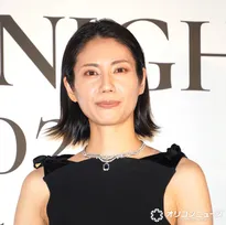 松下奈緒、ハイジュエリーまとい銀座に降臨　総額は3.5億円　沿道から「ほぉ～」と歓声　背中ばっくりのドレス披露