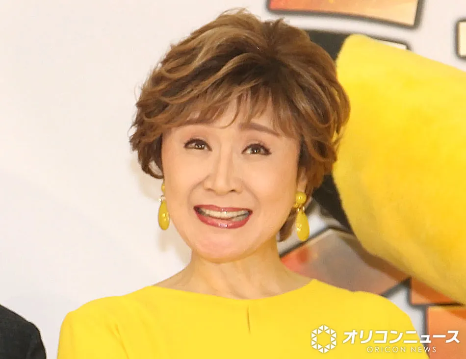 小林幸子、結婚14周年迎え夫と2ショット「ずっと見守って応援してくれて、感謝」