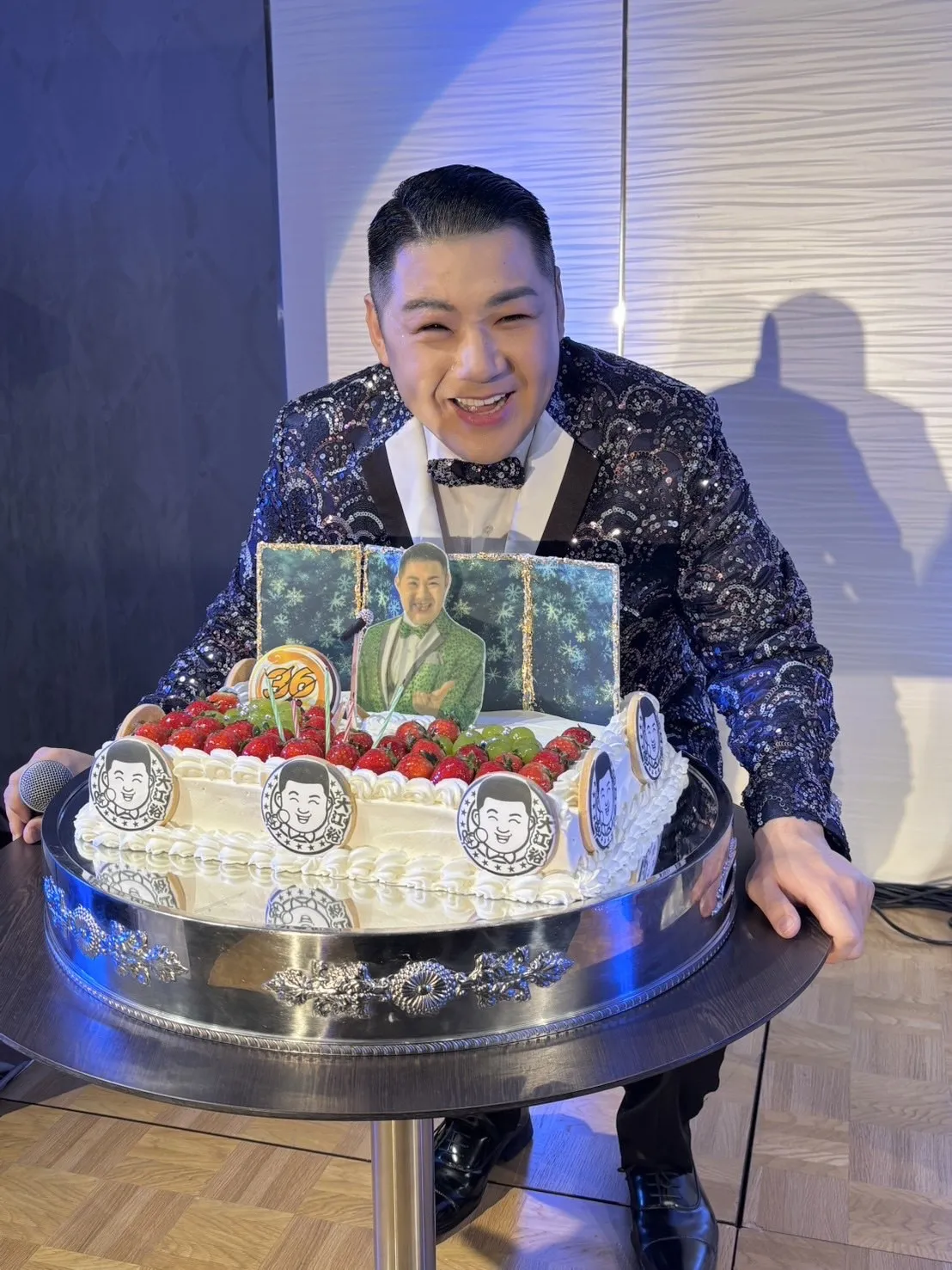 大江裕、故郷・岸和田で誕生日ディナーショー開催　祖父母の登場とサプライズに涙
