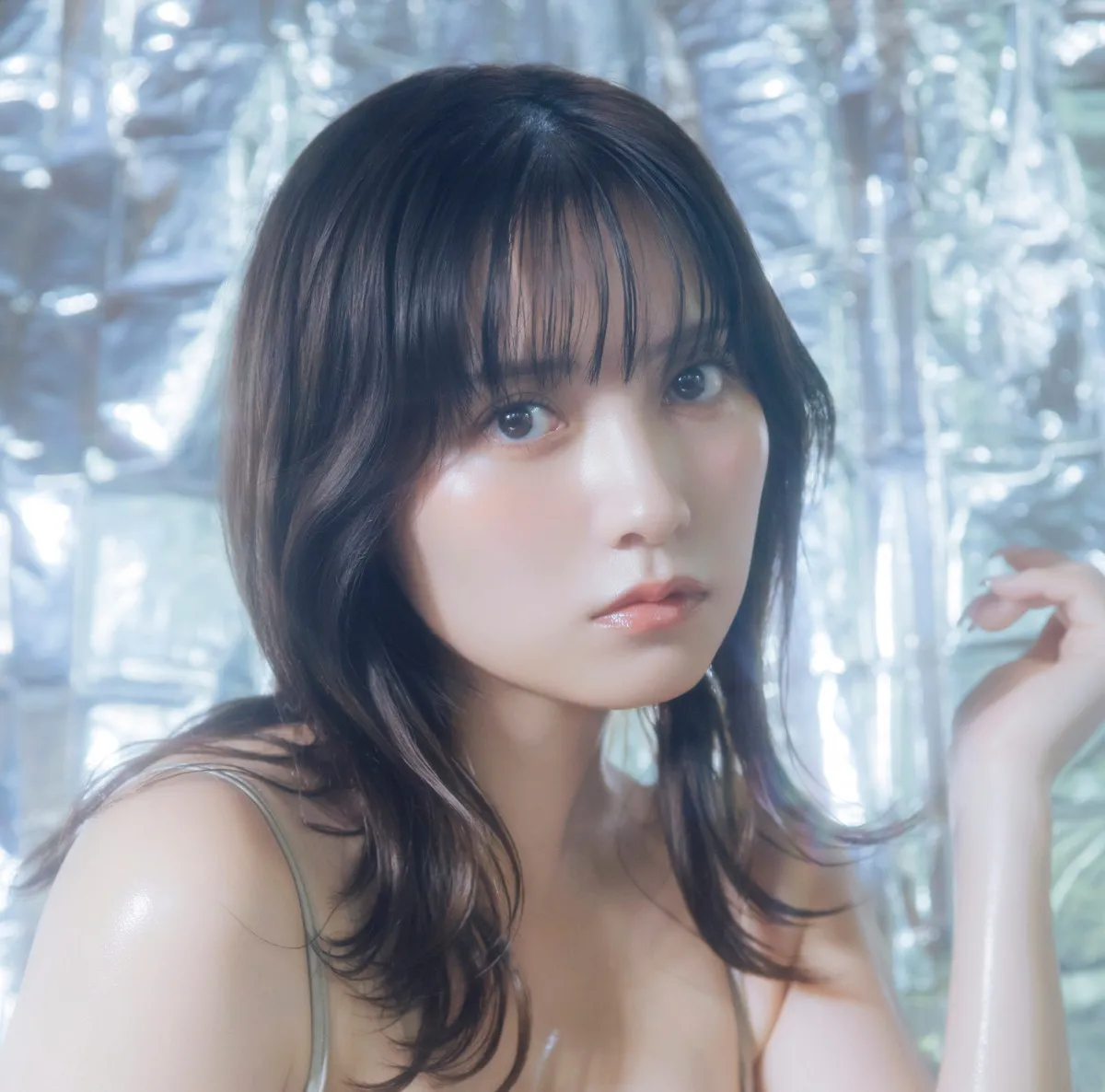 桃月なしこ、「女王」をテーマにヘルシーで素肌感のあるグラビア「より大人っぽく見せてくれてるなと」