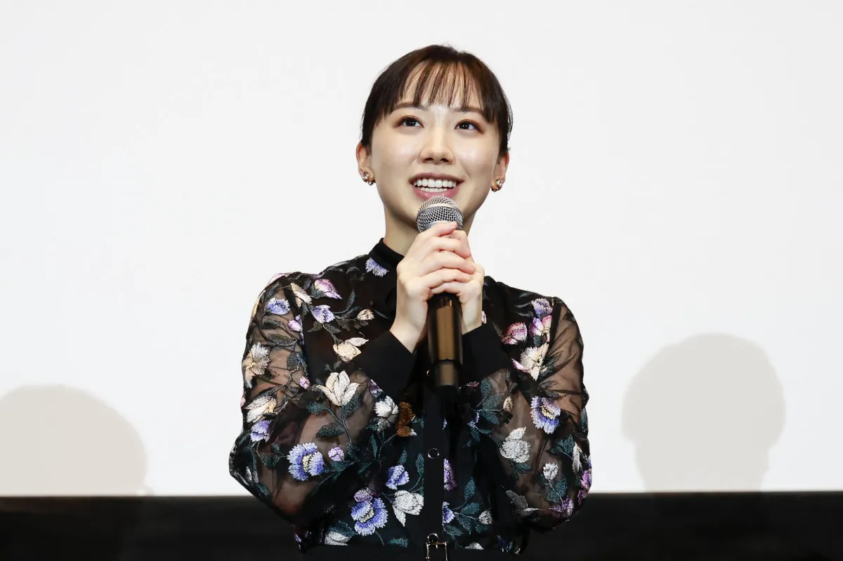 芦田愛菜が“なかなか出すことのない声”「体当たりで演じさせていただきました」　『果てしなきスカーレット』大阪舞台あいさつ