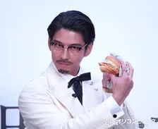 ケンタッキー、鶏竜田バーガーを26日に発売　竜田市場に“挑戦”賀来賢人も太鼓判　社長は「集大成」と意気込み