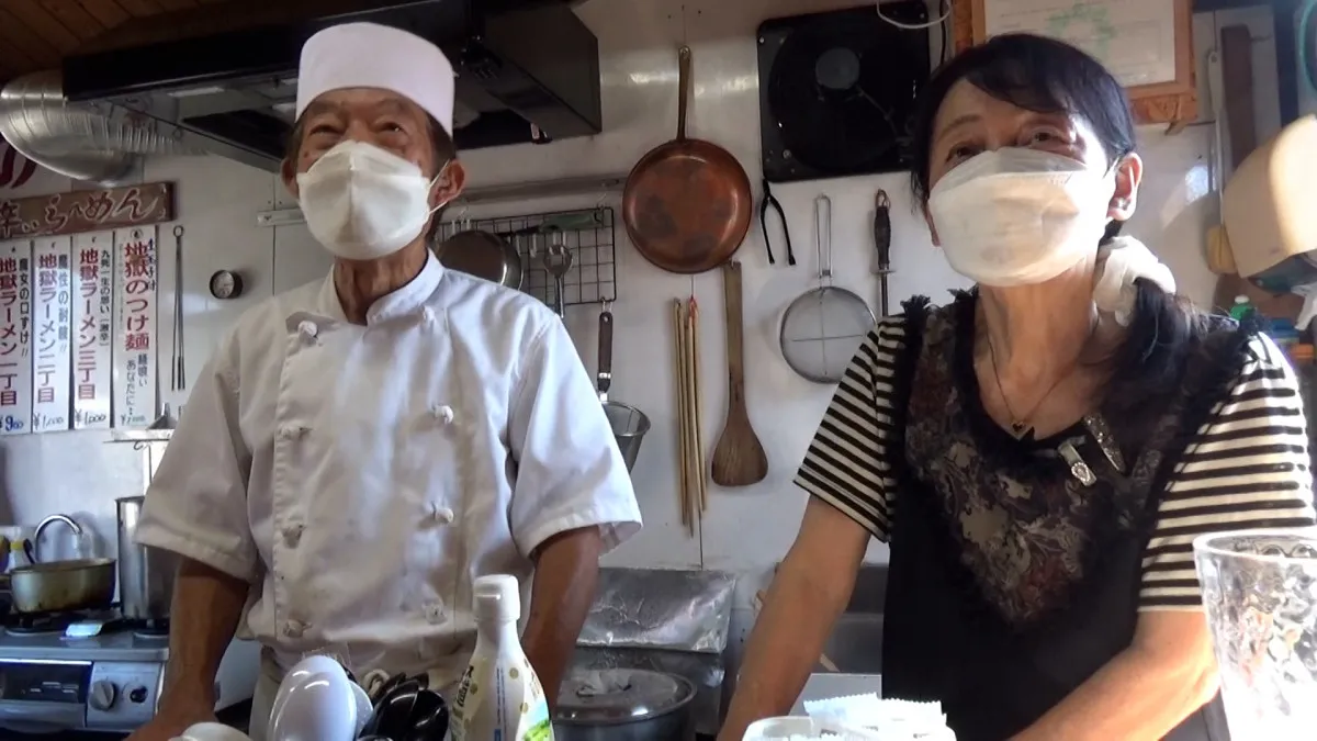 『オモウマい店』80代ルーキー店主、割烹の料理長→ラーメン店　オープンから休まず営業「背油ラーメン」900円