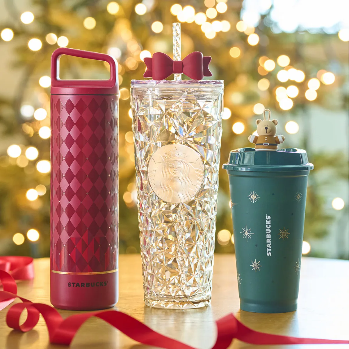 【スタバ新作グッズ】ホリデー第2弾グッズは“上品ゴールド×深緑”アイテムが勢ぞろい