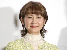 がん闘病中の古村比呂、「久しぶりの映画の撮影に向け」カラーした新ヘアを紹介　「色合いも外ハネスタイルもステキ」「顔付きが、女優モードに変わってきましたね！」と反響