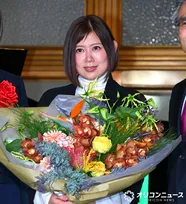 絢香、デビュー曲＆最新曲を重要文化財で生歌唱　社長が涙　来年20周年への思いも語る