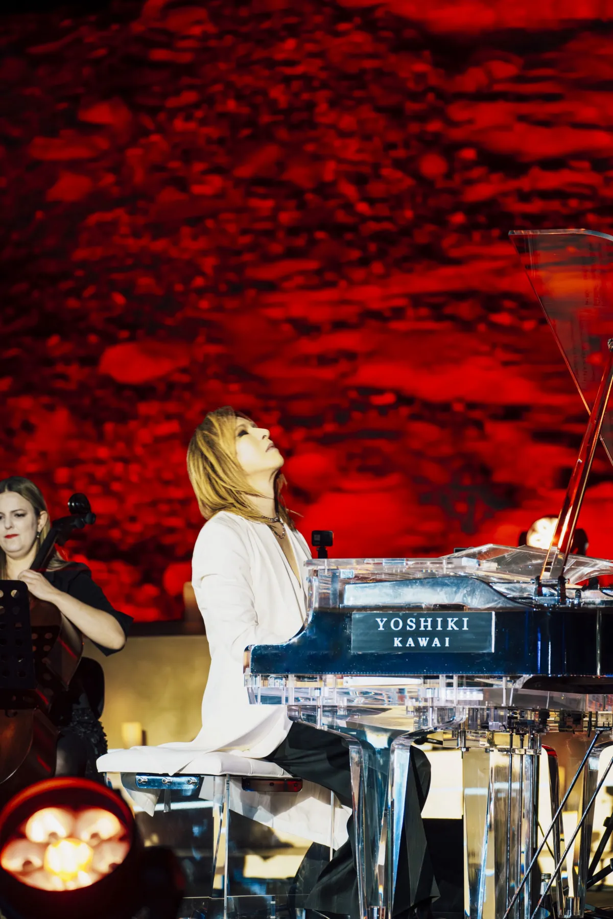YOSHIKI、サウジアラビアで日本人初の歴史的公演　世界遺産が紅に染まる　新曲サプライズ披露も【セットリスト】