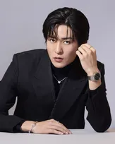 Snow Man目黒蓮、『ブルガリ』身にまとうビジュアル到着　カレイドス展も訪問「職人の方の魂を感じることができました」