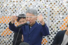 町工場芸人のモンスターエンジン西森、東大阪で「中小～企業～！」「技術！」コール＆レスポンス