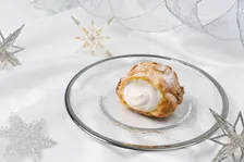 ビアードパパ、冬の訪れを告げる『プレミアム北海道生クリームシュー』登場　昨年最大1日で8万6000個販売の人気商品