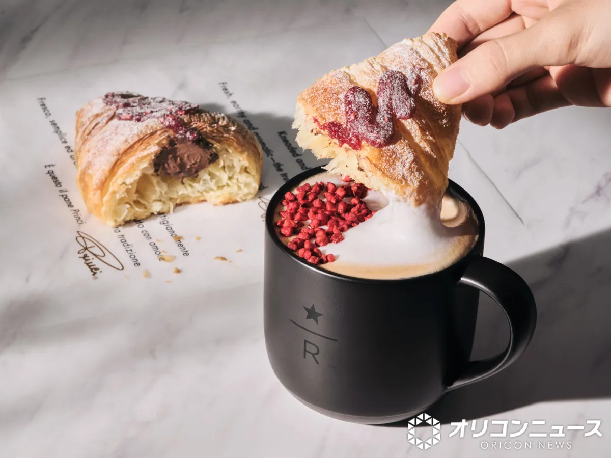 【スタバ新作】コルネッティをラテに“ディップ”　『コルネッティ ラズベリーチョコレート』12・3発売