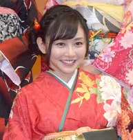 杉原杏璃、補正下着を着て撮影　スタイル抜群ショットに「白い天使」「可愛い」