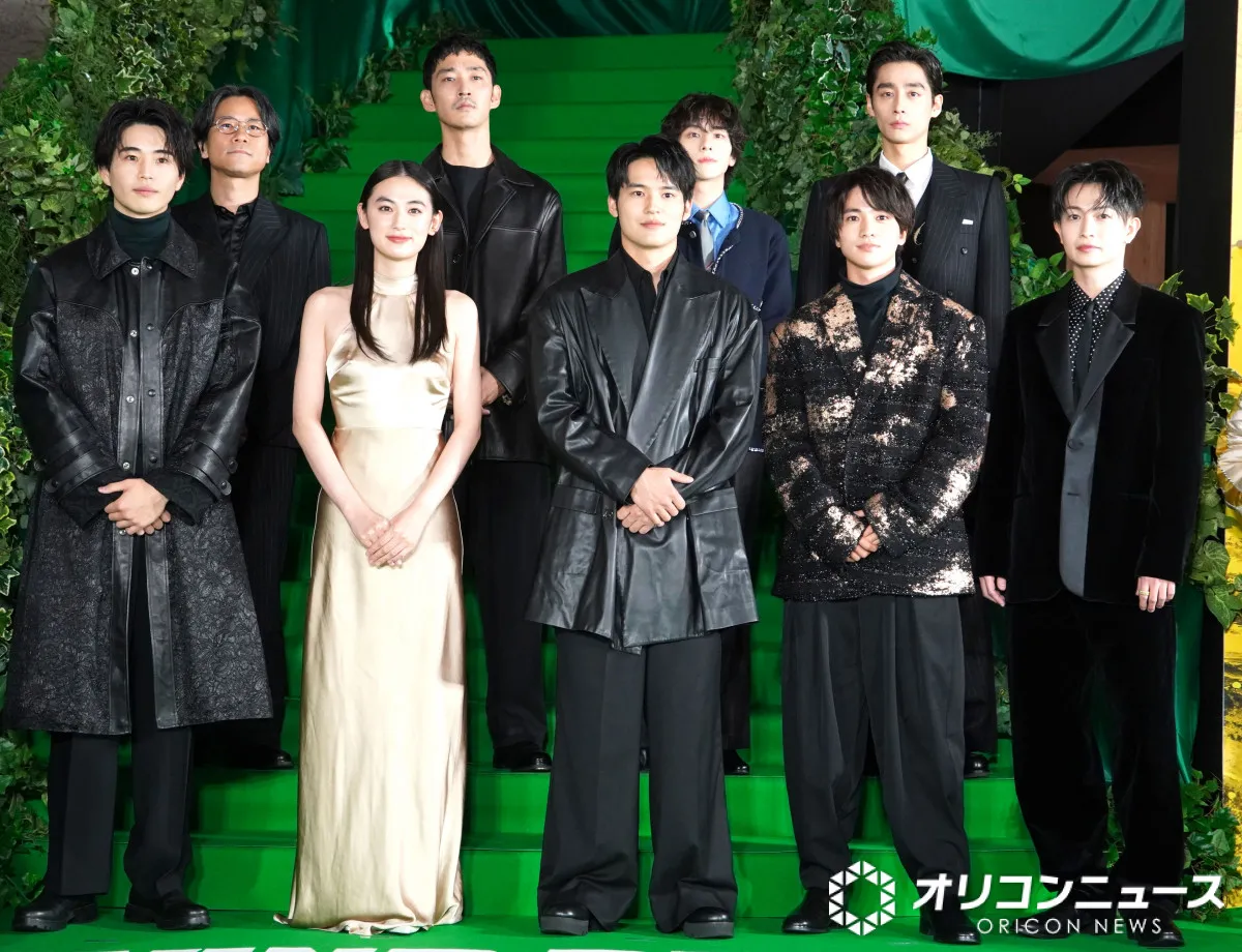 水上恒司、八木莉可子をエスコート「カッコいい…」歓声浴びる