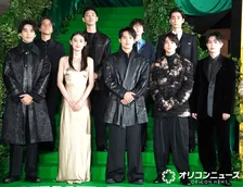 水上恒司、八木莉可子をエスコート「カッコいい…」歓声浴びる