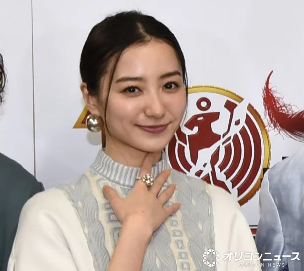 高田里穂、白タンクトップのショット公開　「色っぽい」「超かわいい」と反響