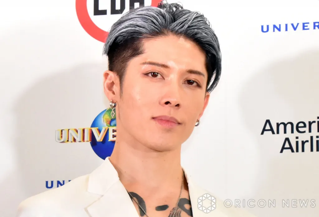 ギタリスト・MIYAVI、格闘家と「まさかの遠い親戚でした」　2ショット添え驚きの告白「セクシー＆ダンディなお二人」