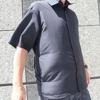 紳士服メーカーも注力する“空調ウエア”、作業着っぽさを卒業？　“日常の服”としての品格