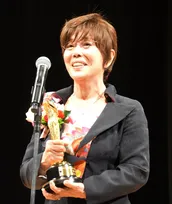 平野レミ、右腕粉砕骨折→ギプス姿で料理特番生登場「大変なの！大ピンチね」
